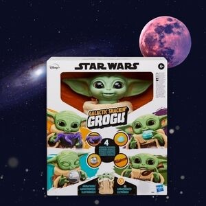 STAR WARS Mandalorian Galactic Snackin' Grogu Animatronic Figure Baby Yoda NIB